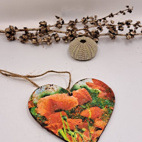 Coeur en bois décoré