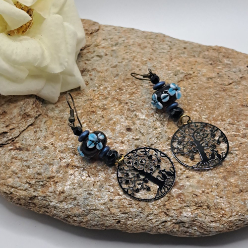 Boucles d'oreilles artisanales verre chalumeau bleu et noir