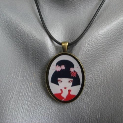 Pendentif ovale kawaii, geisha, serti en résine