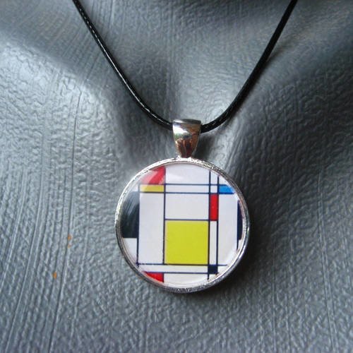 Petit pendentif unisexe esprit mondrian serti en résine diamètre 25mm