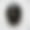Bague grand cabochon, microperles argentées, sur fond noir en résine / diamètre 30mm