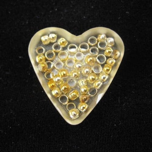 Destockage / bague coeur, perles dorées, en résine / taille 25mmx25mm