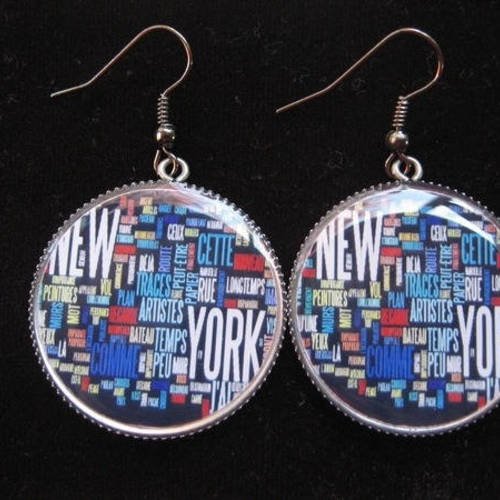 Boucles d'oreilles vintage, tags new york city, serties en résine, diamètre 30mm