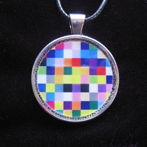 Pendentif pop, pixels multicolores, serti en résine, diamètre 30mm, pour femme ou homme
