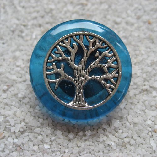 Bague zen, arbre de vie argenté, sur fond bleu en résine / diamètre 25mm