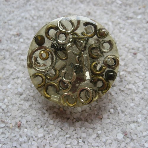 Bague ajustable unisexe matériaux recyclés sur fond transparent en résine diamètre 25mm