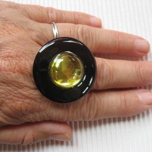Promotion grande bague graphique, perle jaune, sur fond noir en résine, diamètre 35mm, pour femme