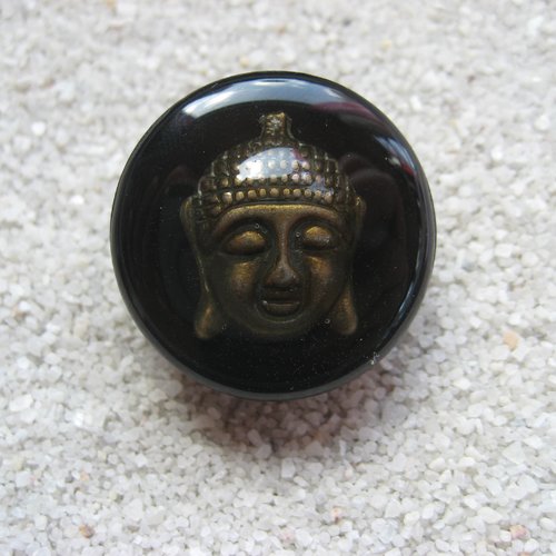 Bague zen attitude unisexe estampe bouddha bronze sur fond noir en résine diamètre 25mm
