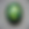 Très grande bague ajustable unisexe cabochon camaieu jaune vert en fimo sur fond vert en résine diamètre 40mm