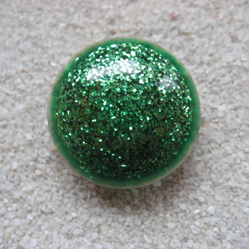 Bague grand cabochon unisexe ajustable paillettes vertes en résine diamètre 30mm