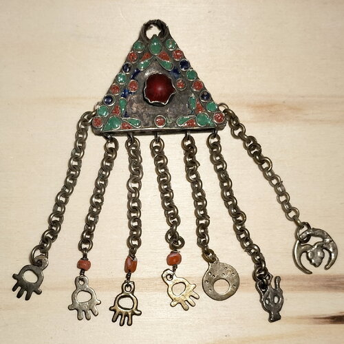 Superbe pendentif amulette chichbaghou provenant de l'île de djerba (tunisie), tribal, ethnique, vintage