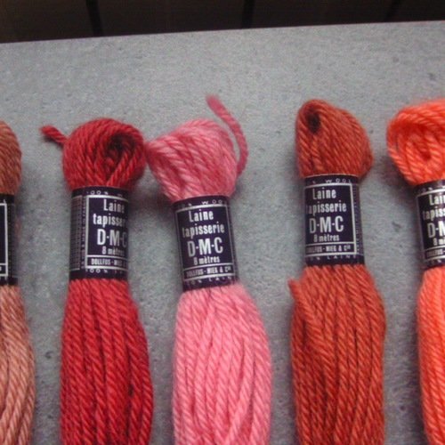 Assortiment 5 échevettes dmc laine nuances de rose