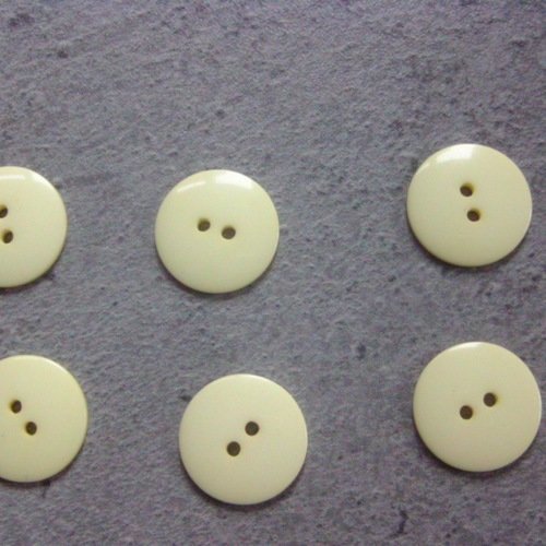Lot 6 boutons ronds vintage couleur ivoire