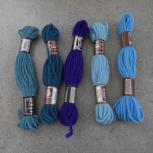 Assortiment 5 échevettes dmc laine nuances de bleu