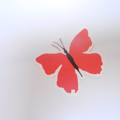 Découpe papier scrapbooking papillon rouge