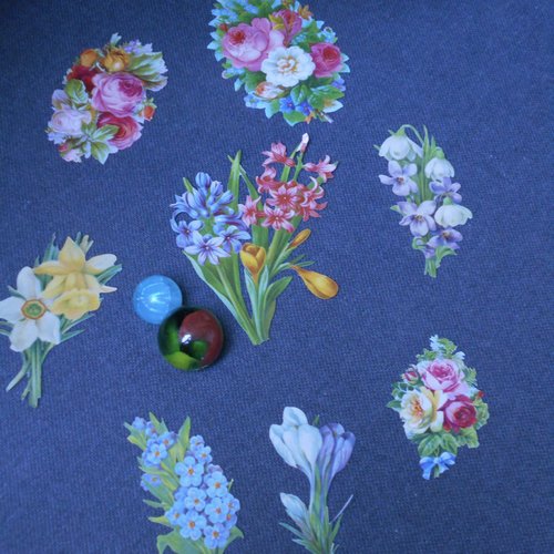 Lot 8 découpes papier fleurs
