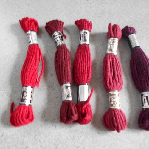 Assortiment 5 échevettes dmc laine nuances de bordeaux / rouge