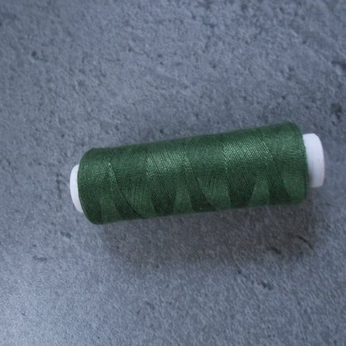 Fil polyester 100 mètres vert foret