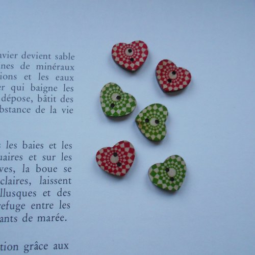 Lot 6 boutons bois coeur géométrie rouge / vert