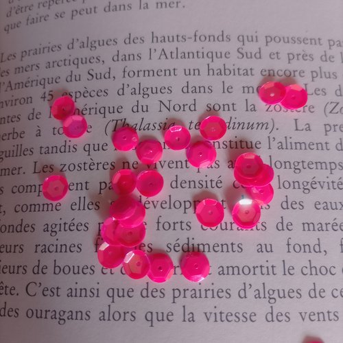 Lot de 1400 séquins irisés rose vif