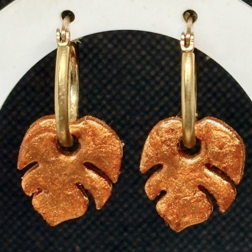 Boucles d’oreilles avec charm feuilles