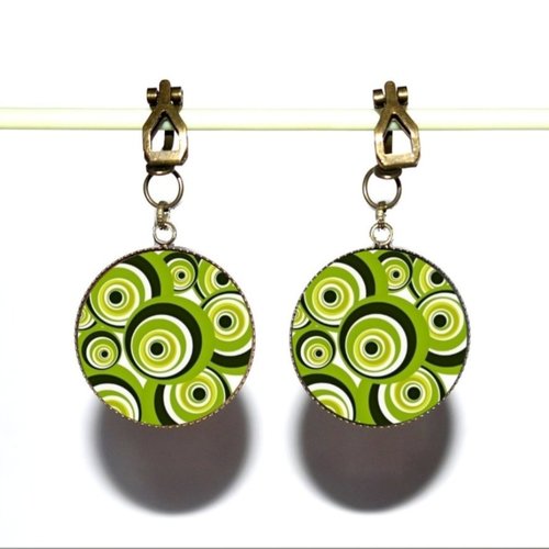 Clips d’oreilles bronze avec cabochons en résine* motifs ronds verts*