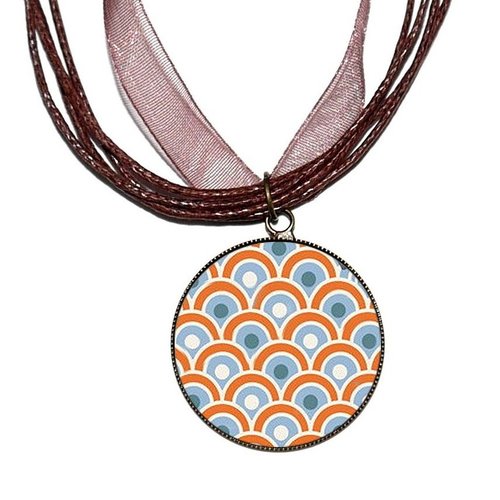 Collier organza marron avec cabochon en résine *jolis motifs*