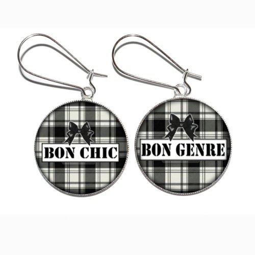 Boucles d’oreilles argentées avec cabochons en résine * bon chic, bon genre *
