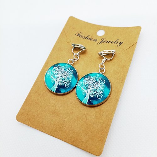 Clips d’oreilles en acier inoxydable argenté avec cabochons en verre * arbre sur fond bleu*