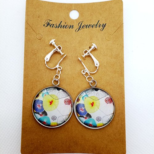 Clips d’oreilles en acier inoxydable argenté avec cabochons en résine * fleurs *