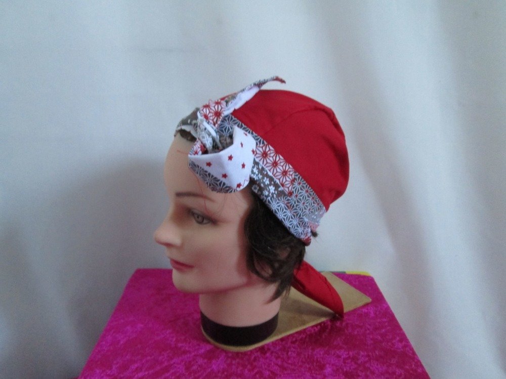 Foulard turban chimio bandeau pirate au féminin rouge et rouge à pois bancs