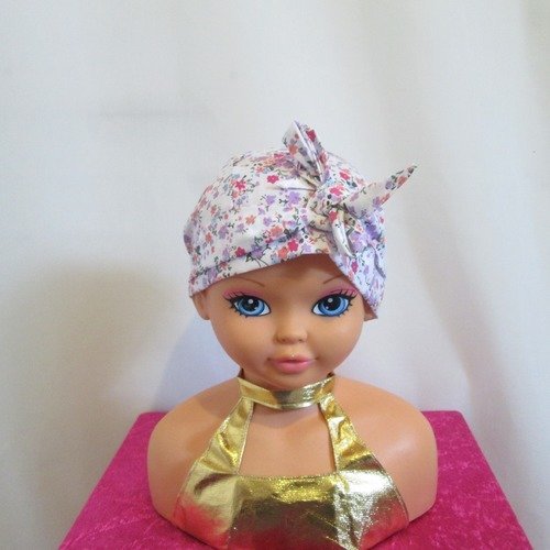 Foulard Chimio Turban Enfant De Couleur Blanche Avec Des Fleurs Rose Fuchsia Et Mauve Un Grand Marche