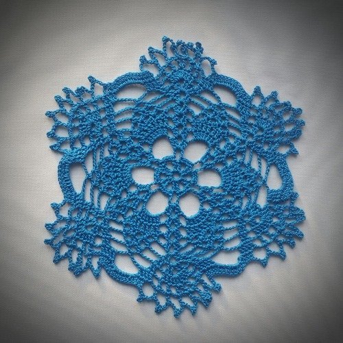 Napperon au crochet (modèle n°3) 18 cm bleu canard