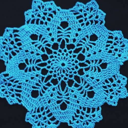 Napperon au crochet (modèle n°5) 18 cm turquoise