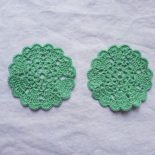 Lot 2 napperons dessous de verre crochet (modèle 16) 8 cm vert tendre