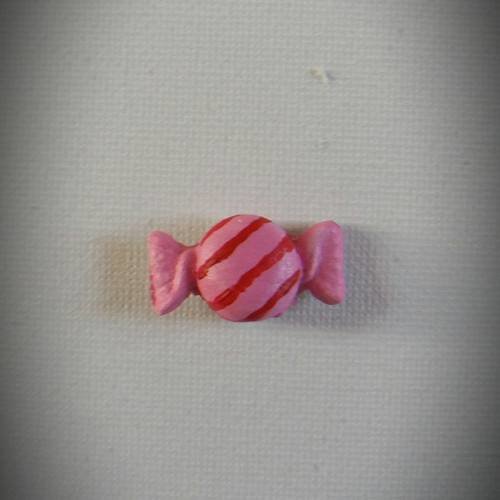 Lot de 2 magnets aimants bonbon rose à rayures rouges 