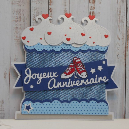 Carte anniversaire en forme de gâteau jean's baskets ado fait main