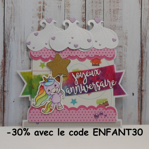 Carte anniversaire en forme de gâteau arc-en-ciel et licorne mauve enfant fille fait main