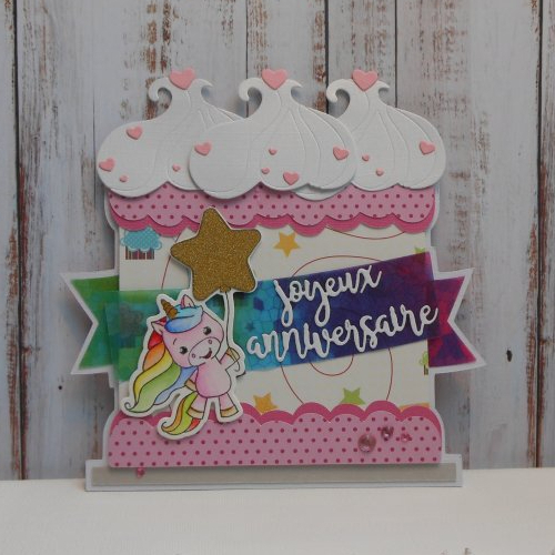 Carte anniversaire en forme de gâteau arc-en-ciel et licorne rose enfant fille fait main