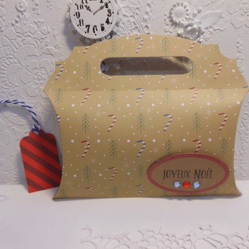 Déstockage boite petit cadeau coussin (pillow box) avec poignée - cannes bonbon kraft rouge bleu joyeux noël fait main