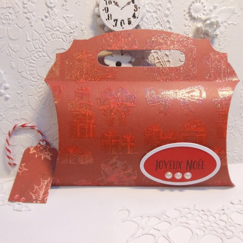 Déstockage boite petit cadeau coussin (pillow box) avec poignée - rouge joyeux noël fait main