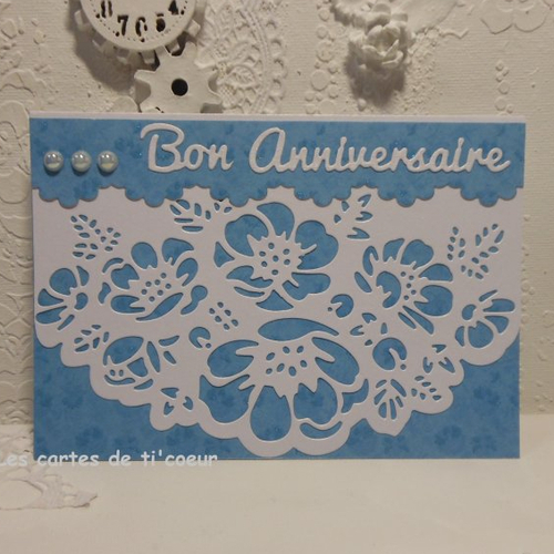 Déstockage carte anniversaire dentelle fleurie blanc tons de bleu fait main