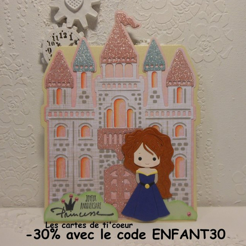 Carte anniversaire princesse rousse en robe bleu nuit et son château fait main