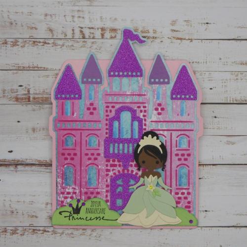 Carte anniversaire princesse en robe verte à jupon pétales de fleurs et son château fait main