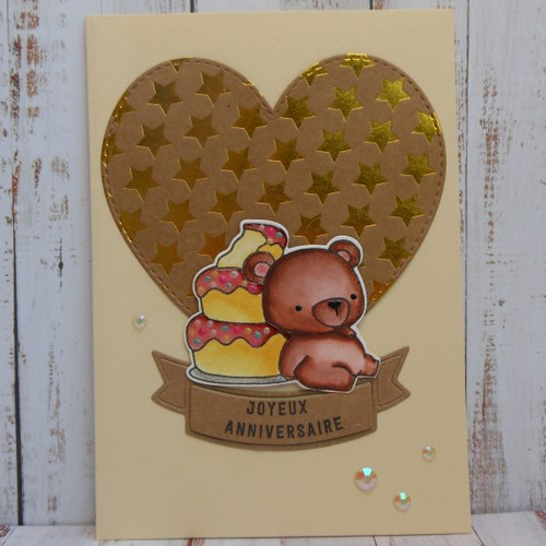Carte anniversaire ourson gourmand gros gâteau sur son coeur kraft décoré étoiles foil doré enfant garçon fille fait main