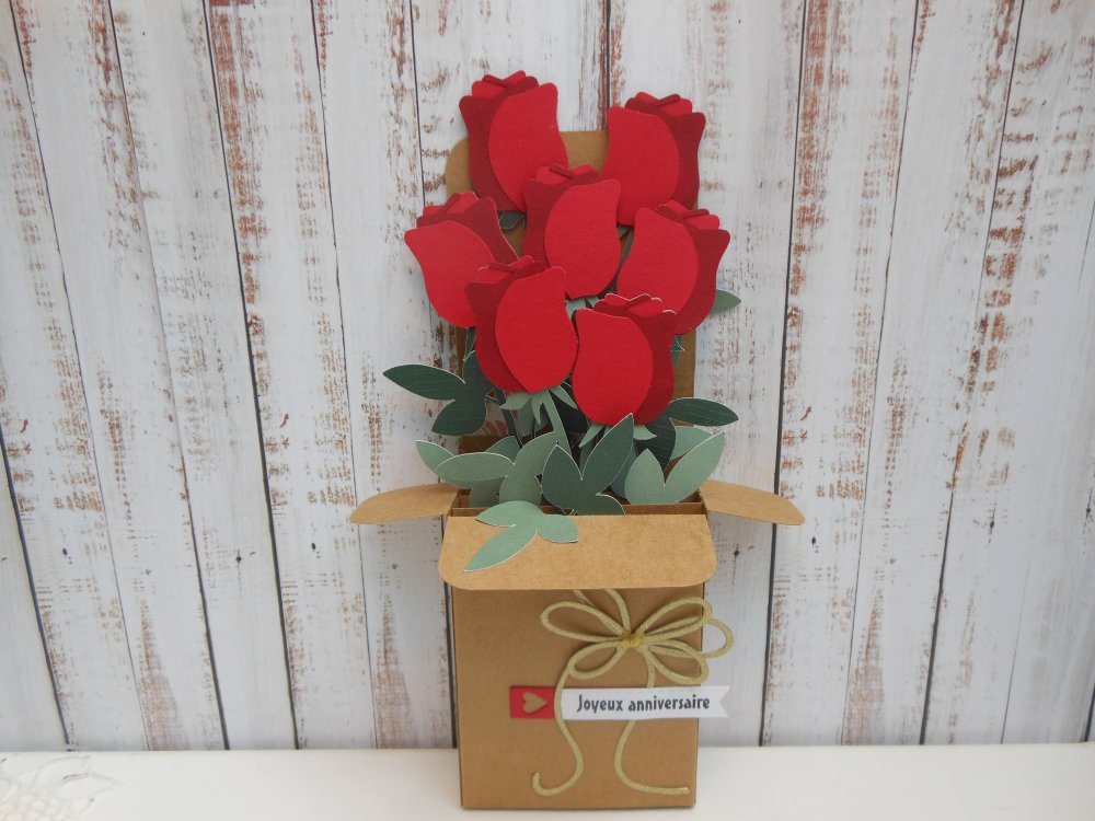 Carte anniversaire xl pop up grande boîte 3d bouquet de roses rouges  hauteur 20cm fait main fleurs - Un grand marché