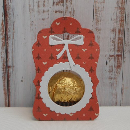Ballotin individuel présentoir à chocolat cadeau d'invité marque place table de noël fête type ferrero blanc rouge sapins fait main