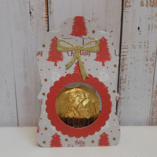 Ballotin individuel présentoir à chocolat cadeau d'invité marque place pour table de noël type ferrero sapins rouges fait main