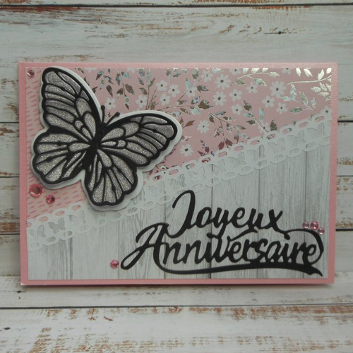 Carte anniversaire papillon argent blanc rose et fleurettes feuillage holographique fait main