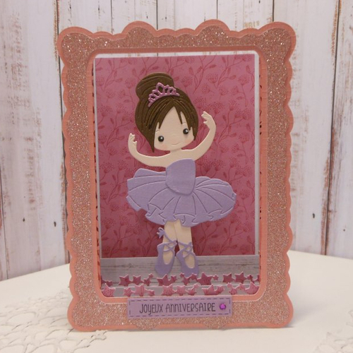 Carte anniversaire pop-up 3d danseuse classique ballerine dans une boîte tutu mauve fond et cadre rose fait main